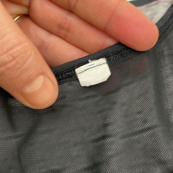 Lululemon Lab Edge Tee Sleeveless Tank Top Black Knit Mesh "V" Insert size Small - Picture 9 of 14